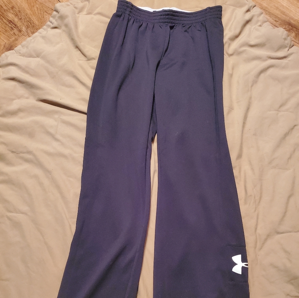 SOLD Under Armour Small gray all season pants
